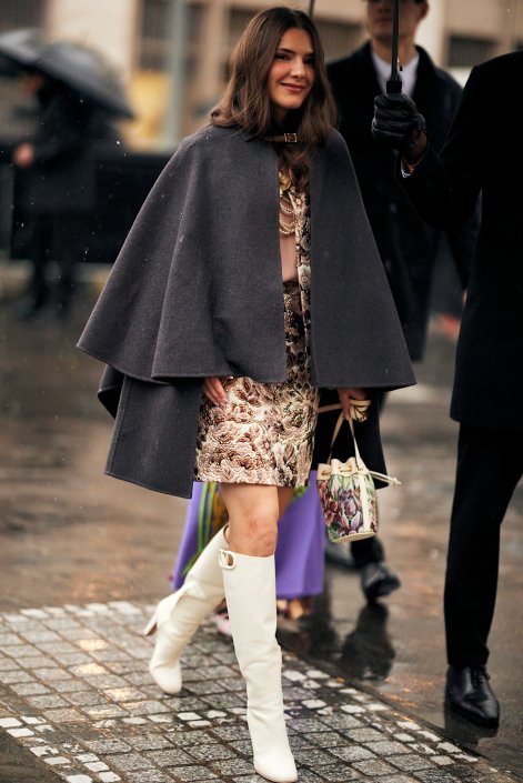 peleryna-trendy-wiosna-lato-2026-Paris HC str S25 0988