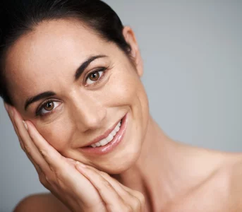 Sekret młodszej skóry? Wspieranie energii komórek. Tak działa serum Le Duo