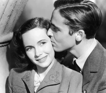 Powieści, wnbsp;których miłość zwycięża wojnę. Poruszają inbsp;dają nadzieję