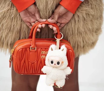 Kolekcjonują Labubu, układają klocki, oglądają kreskówki. Dlaczego kidulci uciekają odnbsp;dorosłości