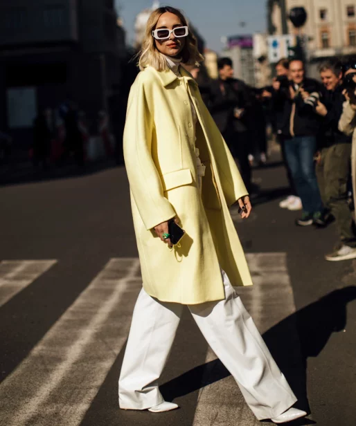 Nie tylko beż i&nbsp;karmel. W&nbsp;tym sezonie ikony stylu stawiają na&nbsp;płaszcze w&nbsp;kolorach tęczy