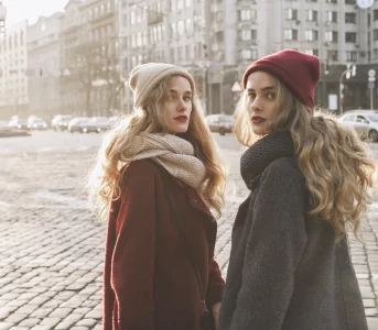 Tak krzywdzi córki narcystyczna matka. Terapeutka wskazuje drogę wyjścia znbsp;toksycznej relacji