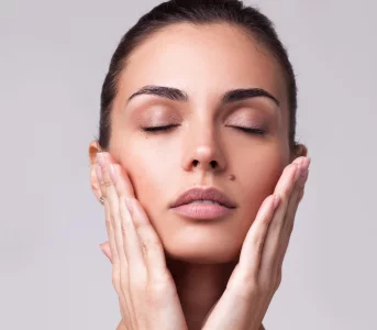 Skóra dobrej jakości – czyli jaka? Jak styl życia, dieta inbsp;nawyki wpływają nanbsp;jej kondycję