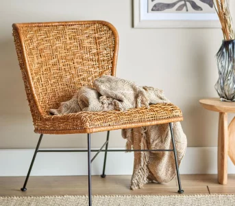 Plecionki wracają. Ponadczasowy dodatek do&nbsp;wnętrz zachwyca w&nbsp;nowych odsłonach