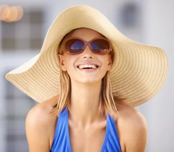 6 powodów, żeby stosować dermoochronę znbsp;SPF 50+. Skóra nam za to podziękuje