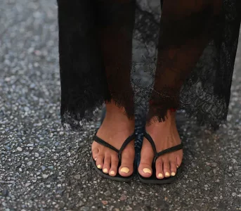 Bez tego pedicure nie będzie kompletny. Sól to sekret idealnie wypielęgnowanych stóp