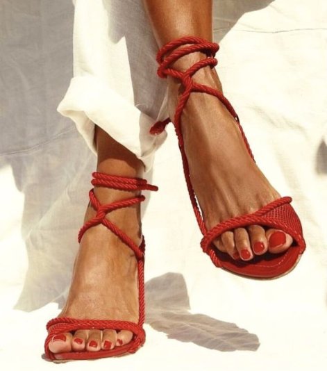 modny-pedicure-na-lato-2026-19