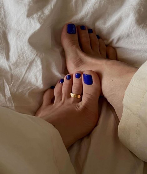 modny-pedicure-na-lato-2026-24