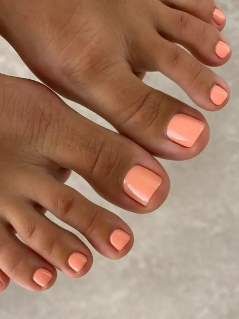 modny-pedicure-na-lato-2026-32