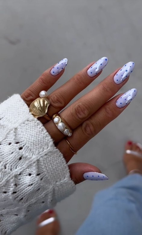 polka-dot-nails-inspiracje-na-lato-2026-11