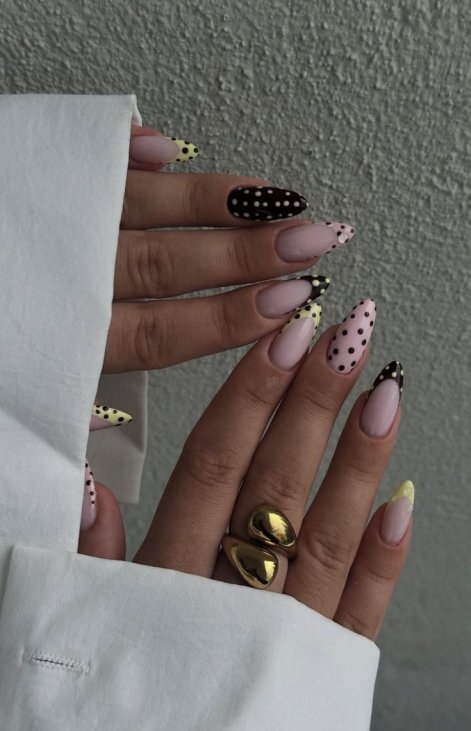 polka-dot-nails-inspiracje-na-lato-2026-13