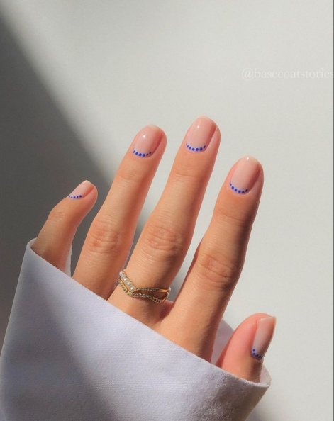 polka-dot-nails-inspiracje-na-lato-2026-25