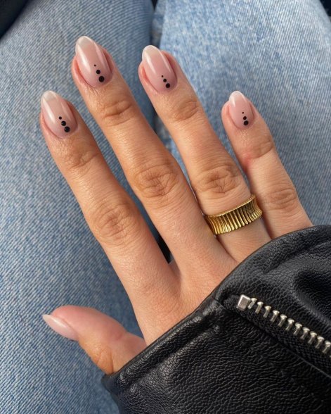 polka-dot-nails-inspiracje-na-lato-2026-27