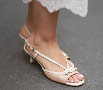 Pastelowy pedicure nanbsp;lato. 7 odcieni idealnych donbsp;opalonej skóry