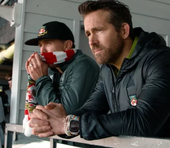 W tym serialu Ryan Reynolds pokazuje, jak determinacja pomaga spełniać marzenia