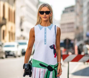 Białe total looki inbsp;plisowane spódnice. Wimbledon inspiruje, jak elegancko ubierać się latem