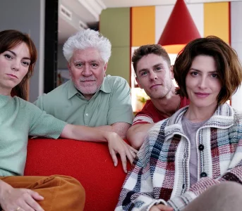 Refleksyjny inbsp;niezwykle osobisty. Czy wnbsp;tym filmie Pedro Almodóvar rozlicza samego siebie?