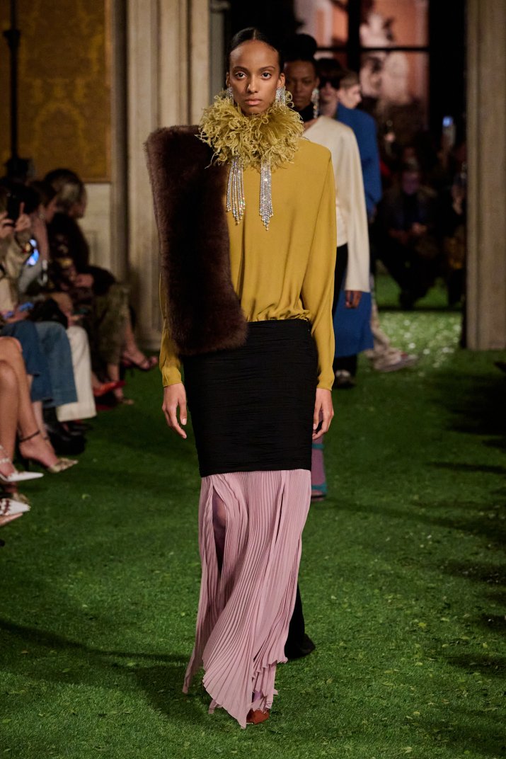 Valentino F26 024