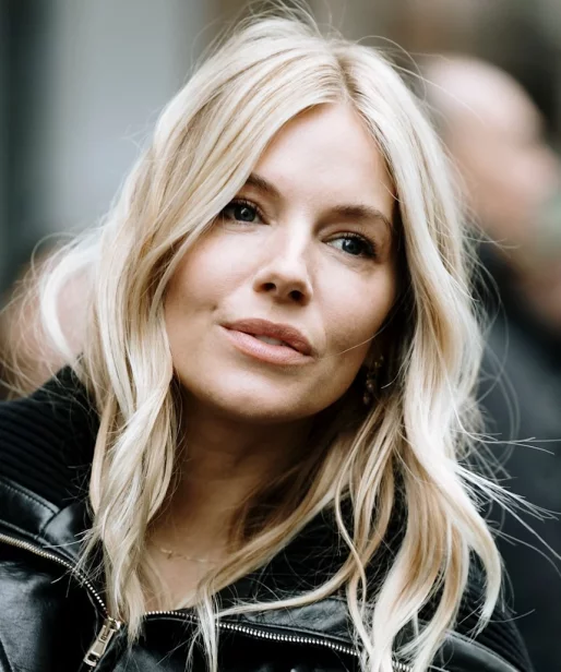 8 kosmetyków, które chronią włosy blond przed utratą koloru. Polecił mi je fryzjer