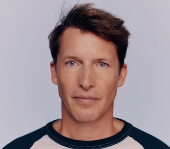 Kiedyś oczarował nas utworem Youre Beautiful. James Blunt wiosną 2027 ponownie zagra wnbsp;Polsce