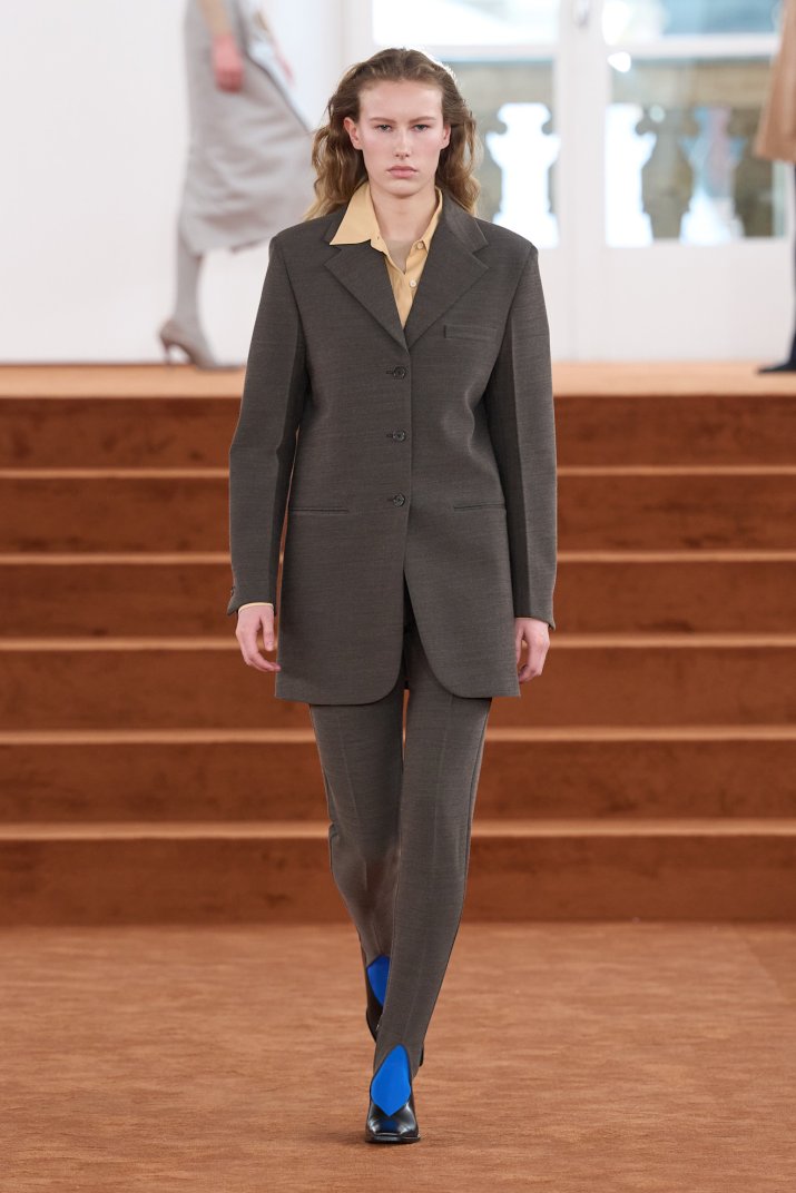 legginsy-stirrup-trendy-jesień-zima-2026-Jil Sander F26 029