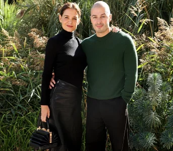 Katie Holmes inbsp;Carla Bruni już noszą tę spódnicę. To najmodniejszy fason sezonu