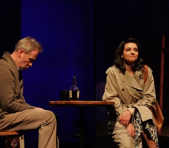 Wieczór wnbsp;teatrze? Wybrałam 10 spektakli, dla których warto wyjść znbsp;domu tej jesieni