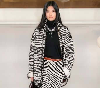 Chanel przypomina onbsp;butach sprzed dekad. Francuzki noszą je nawet donbsp;jeansów
