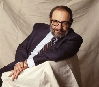 20 cennych refleksji Umberto Eco. Te cytaty inspirują donbsp;chwili zadumy